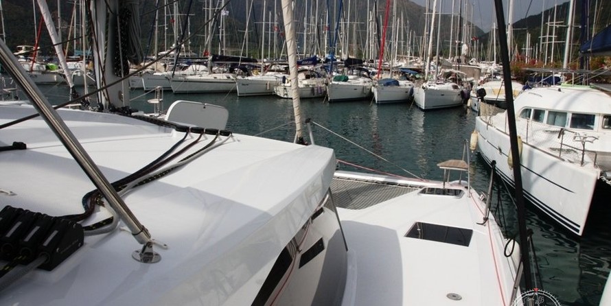 Fountaine Pajot Lucia 40