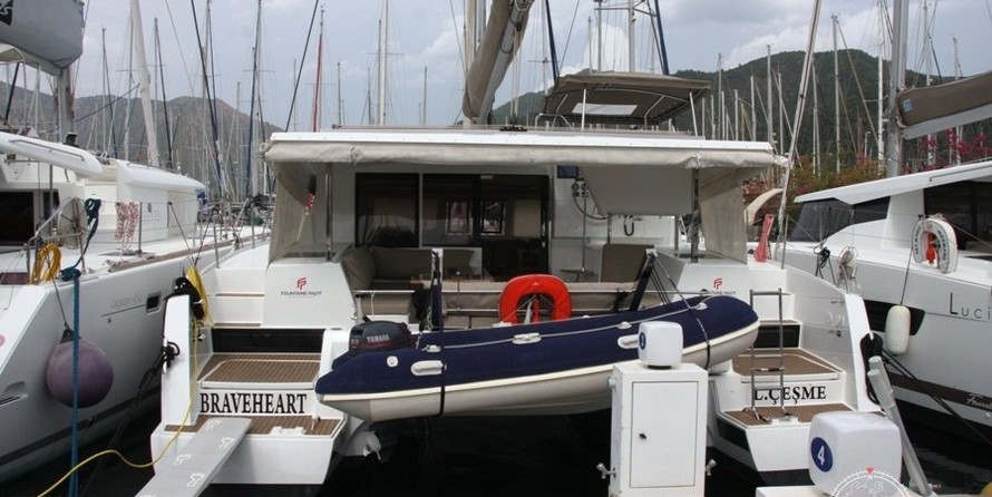 Fountaine Pajot Lucia 40