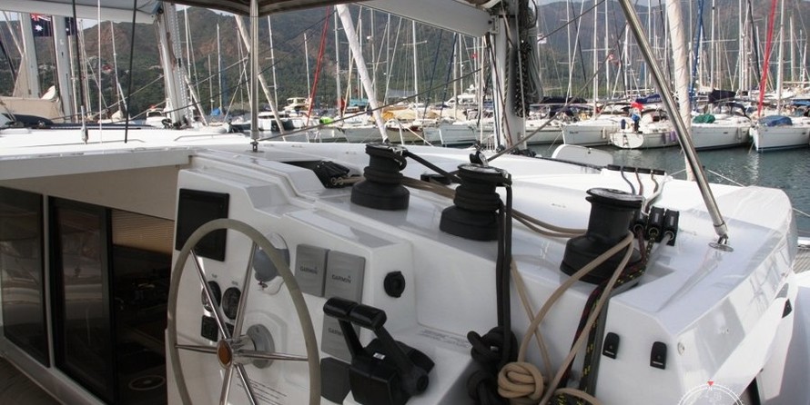 Fountaine Pajot Lucia 40