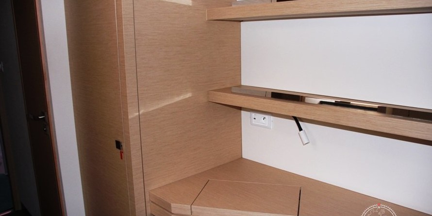 Fountaine Pajot Lucia 40