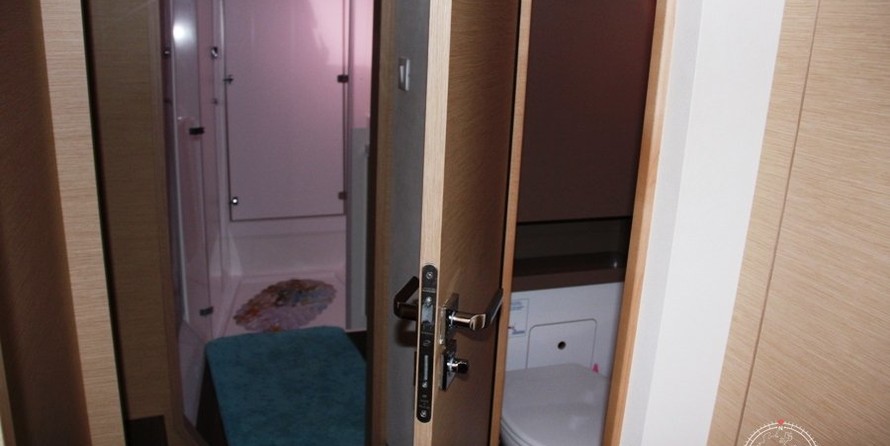 Fountaine Pajot Lucia 40