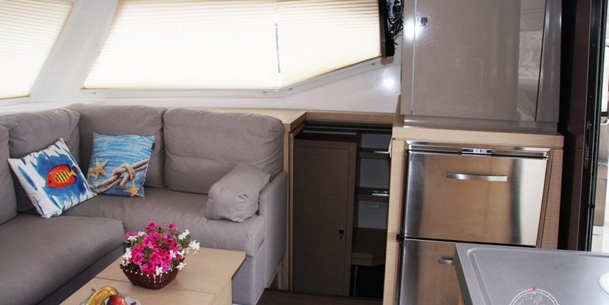 Fountaine Pajot Lucia 40