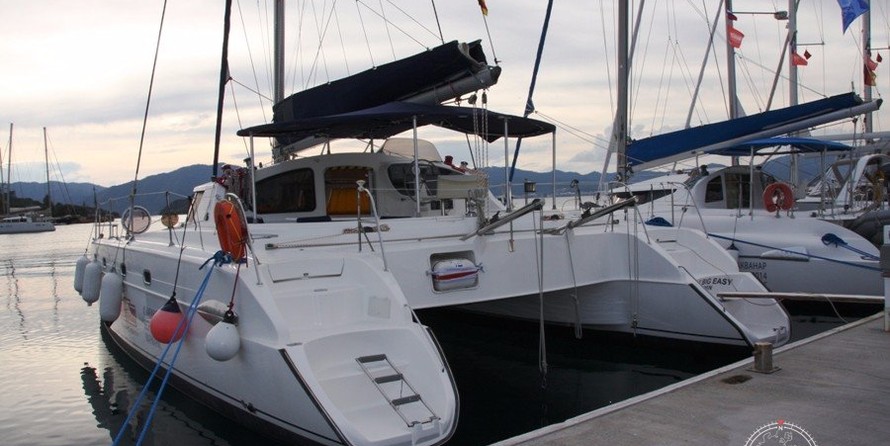 Fountaine pajot belize 43