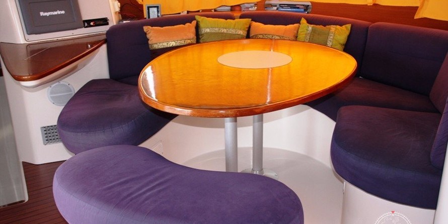 Fountaine pajot belize 43