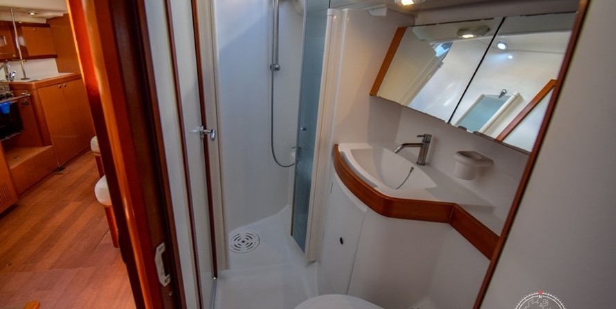 Beneteau Oceanis 40