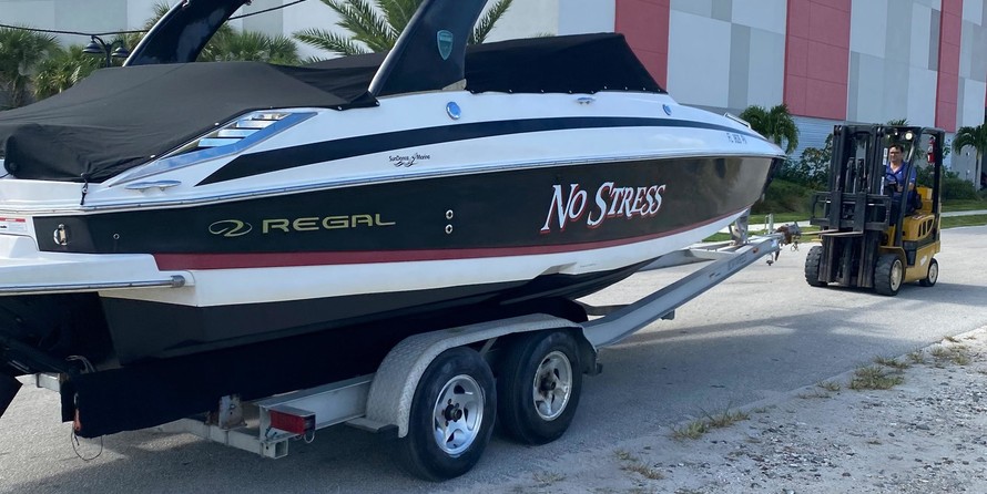 Regal 27 FasDeck