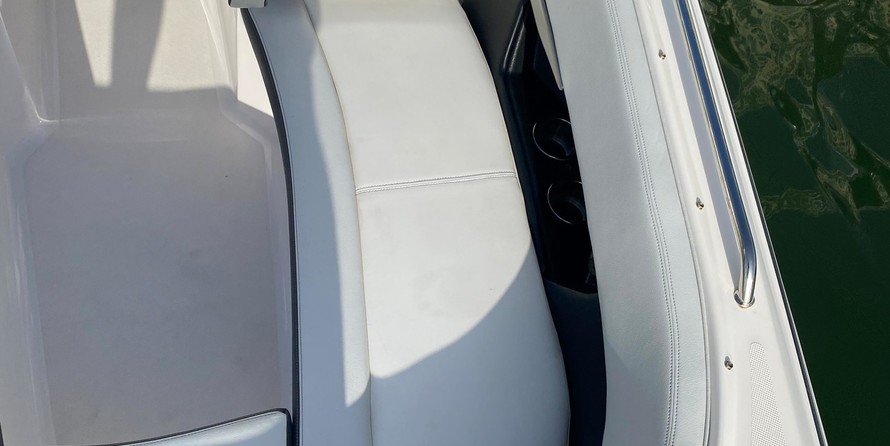 Regal 27 FasDeck