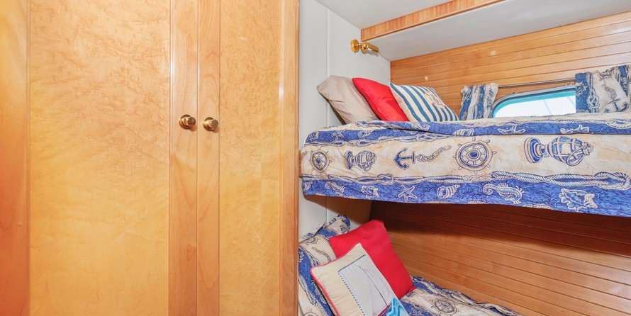 Mckinna 57 pilothouse