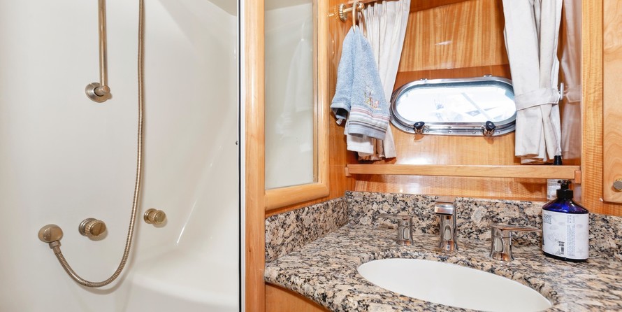 Mckinna 57 pilothouse