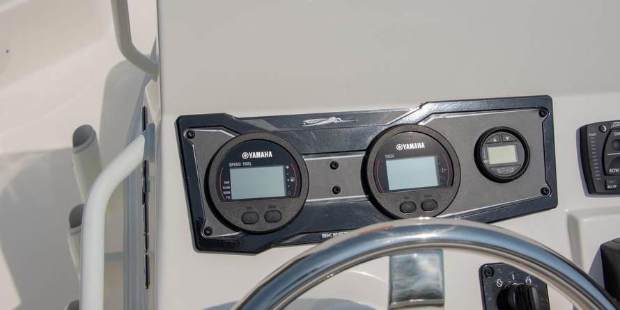 Skeeter sx200 bay boat