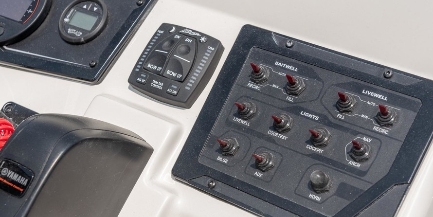 Skeeter sx200 bay boat