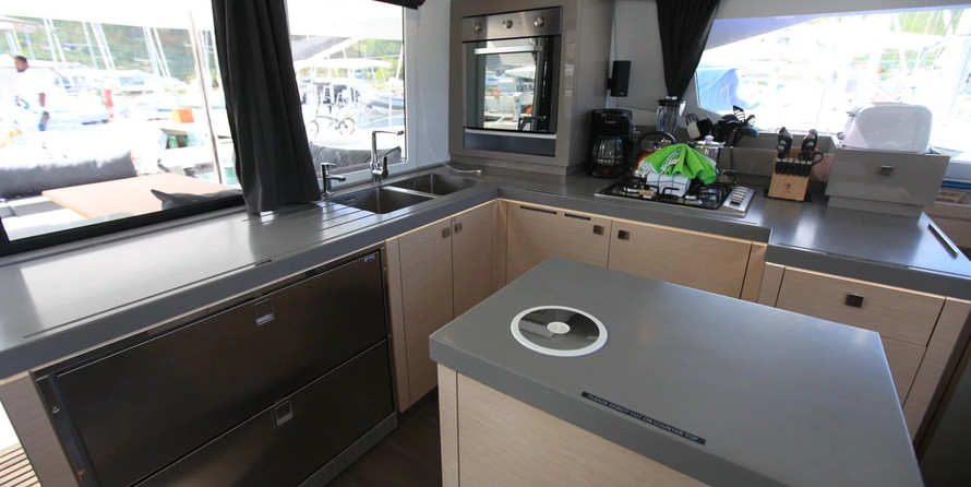 Fountaine Pajot Saona 47