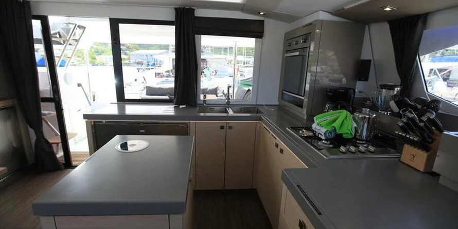 Fountaine Pajot Saona 47