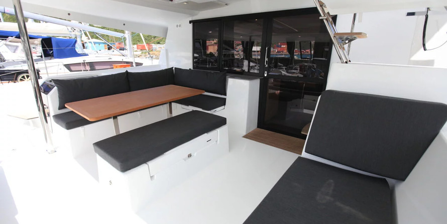 Fountaine Pajot Saona 47