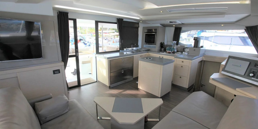 Fountaine Pajot Saona 47