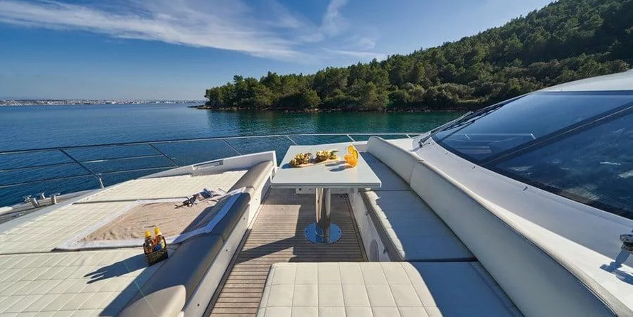 Azimut 72