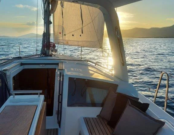 Oceanis 35