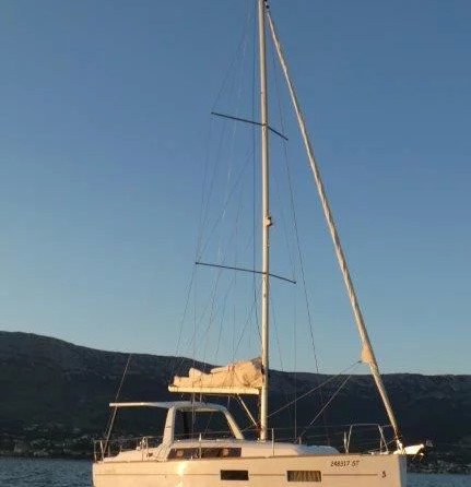 Oceanis 35