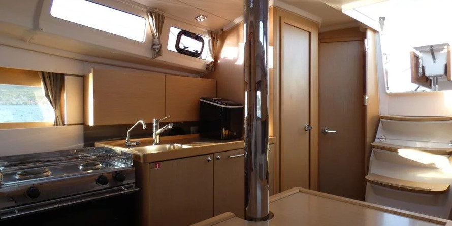 Oceanis 35