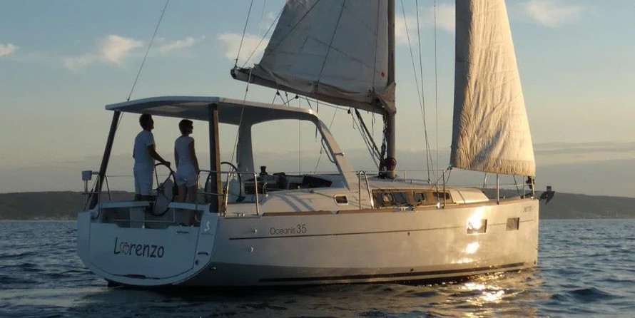 Oceanis 35