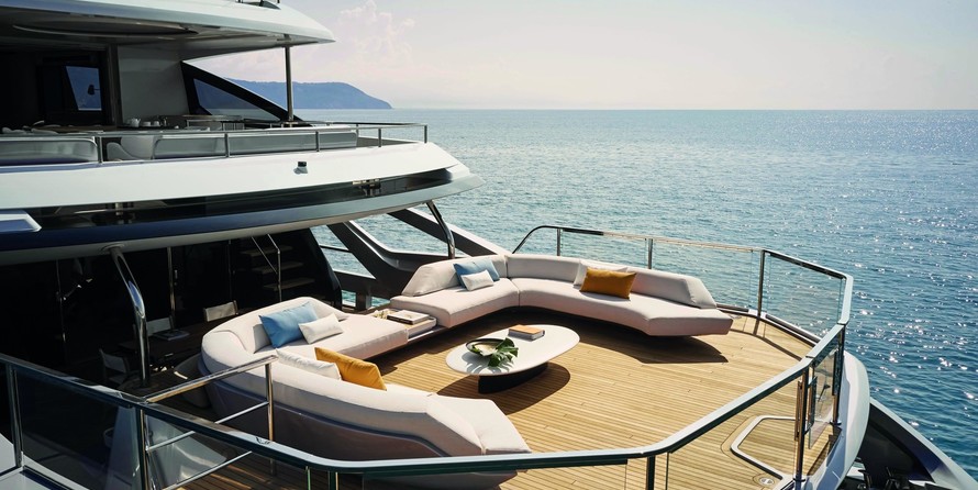 AZIMUT GRANDE 38 METRI TRI-DECK