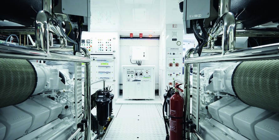 AZIMUT GRANDE 38 METRI TRI-DECK