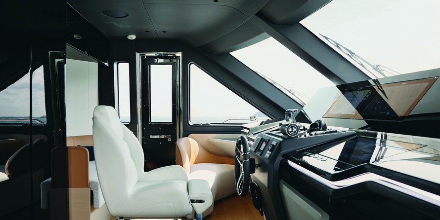 AZIMUT GRANDE 38 METRI TRI-DECK