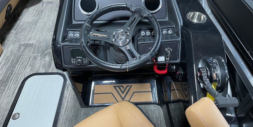 60 x 16 tri-toon passenger vessel