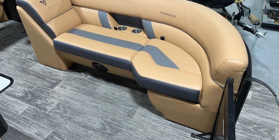 60 x 16 tri-toon passenger vessel