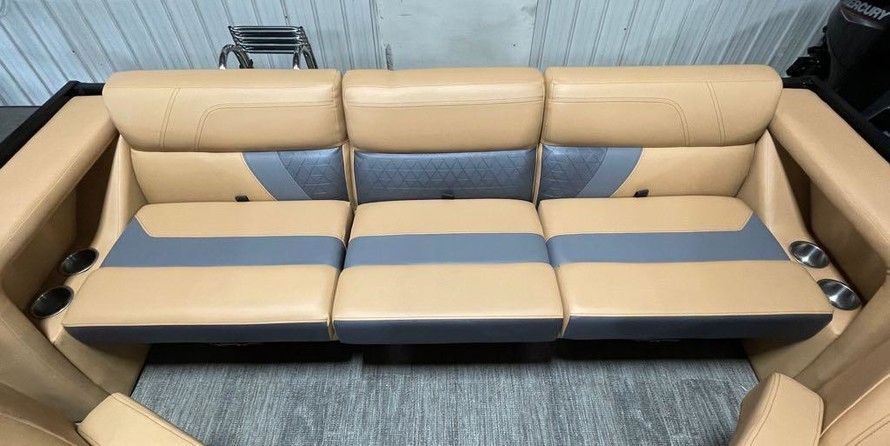 60 x 16 tri-toon passenger vessel