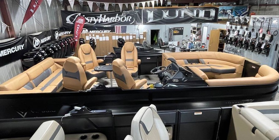 60 x 16 tri-toon passenger vessel