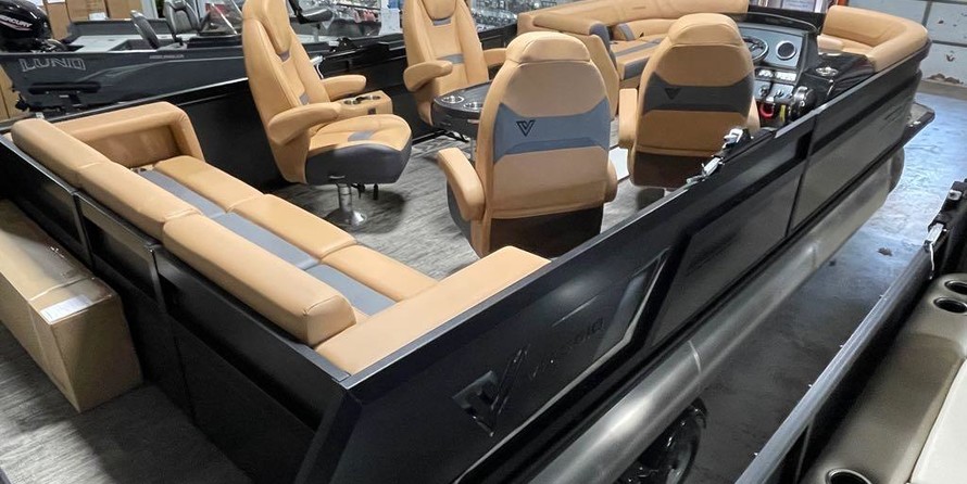 60 x 16 tri-toon passenger vessel