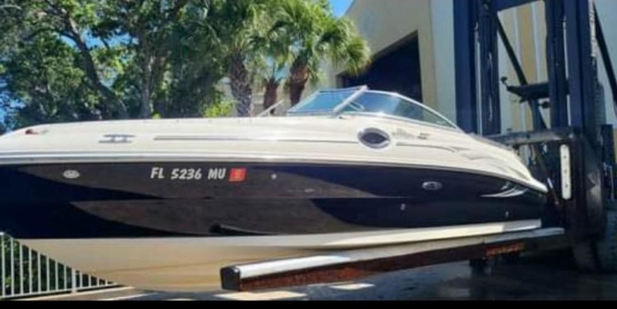 Sea Ray 240 Sundeck