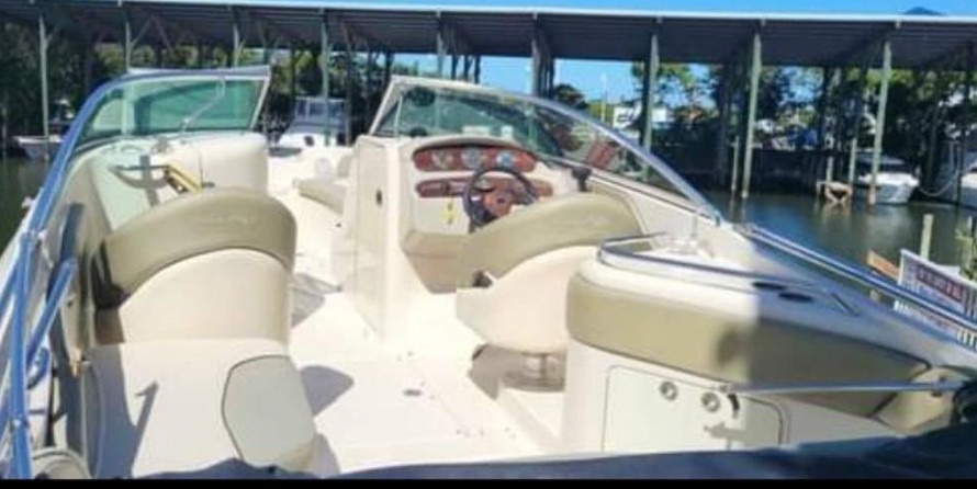 Sea Ray 240 Sundeck