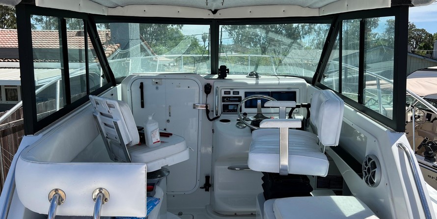 Glacier bay isle runner blue hull 2670