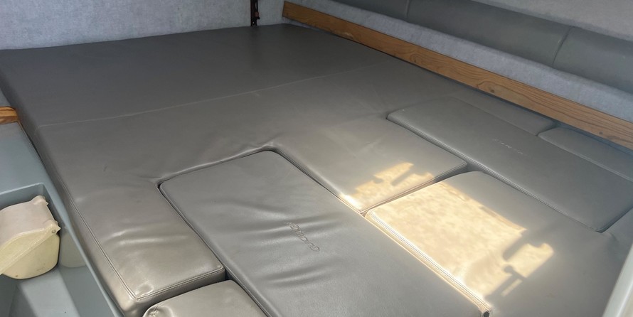 Glacier bay isle runner blue hull 2670