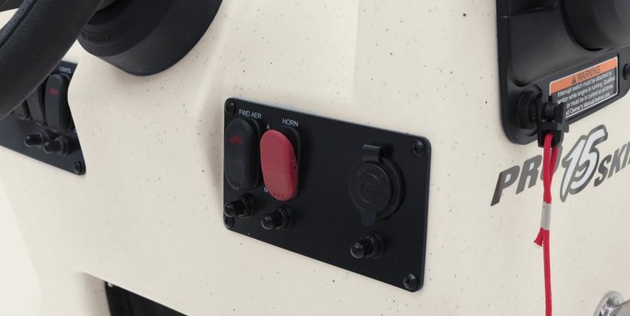 Mako Pro Skiff 15 CC