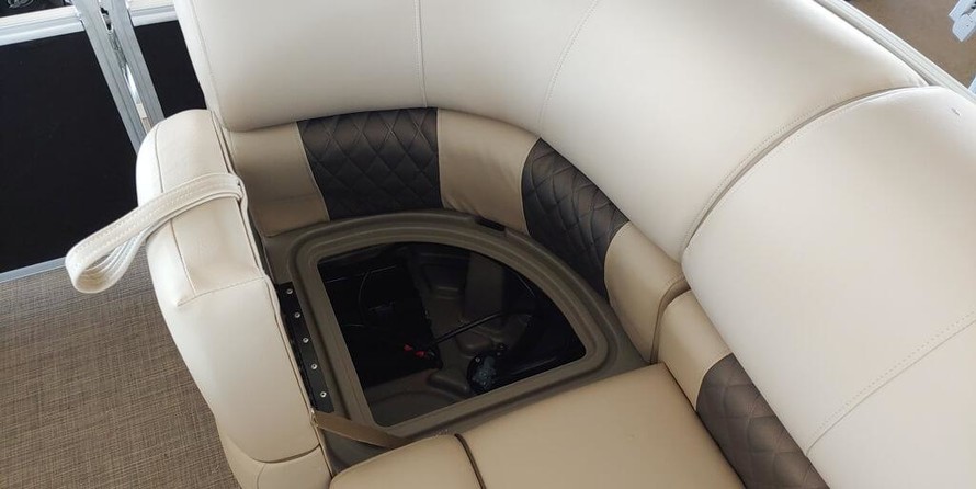 Sun Tracker Party Barge 22 DLX