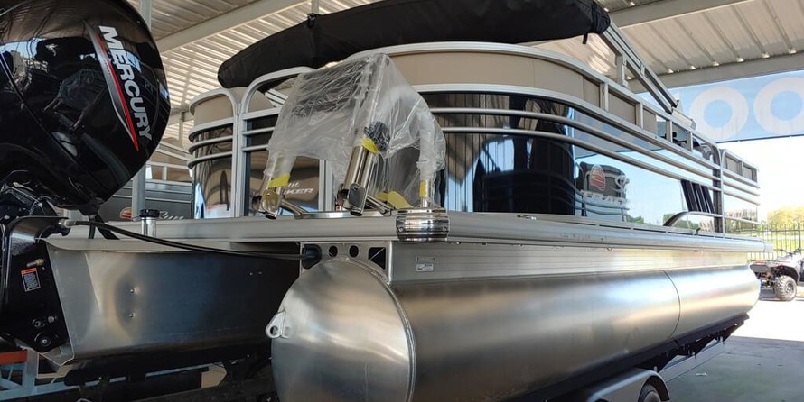 Sun Tracker Party Barge 22 DLX