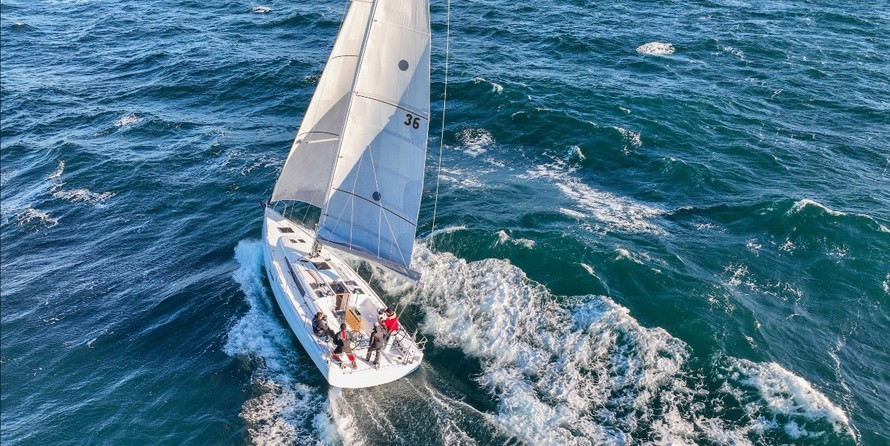 Beneteau First 36.7