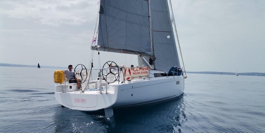 Beneteau First 36.7