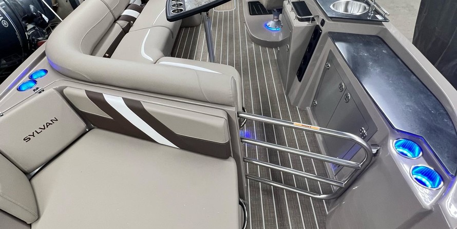 Sylvan S-Series S3 CRS Tritoon - In Stock