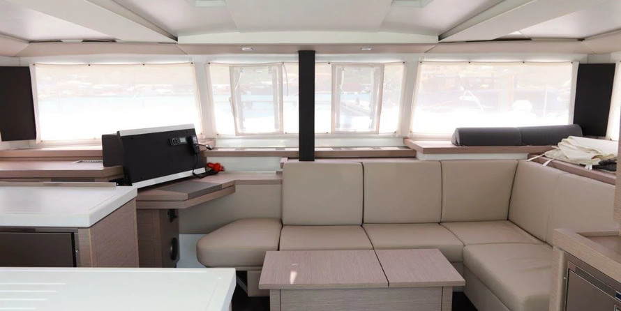 Fountaine Pajot Astrea 42