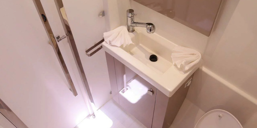 Fountaine Pajot Astrea 42