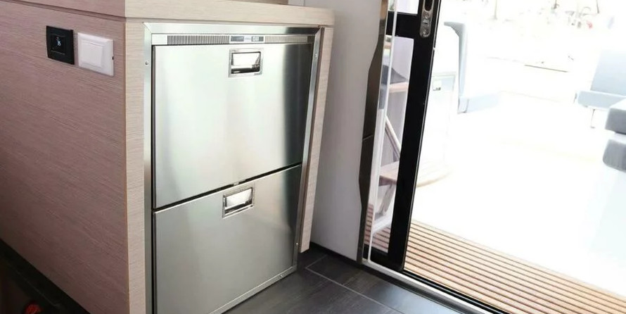 Fountaine Pajot Astrea 42