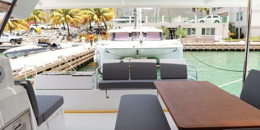 Fountaine Pajot Astrea 42