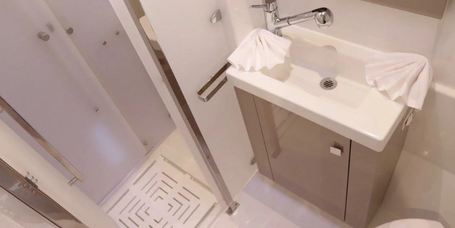 Fountaine Pajot Astrea 42