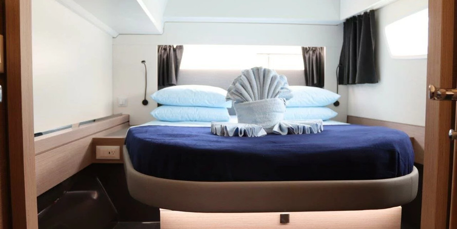 Fountaine Pajot Astrea 42