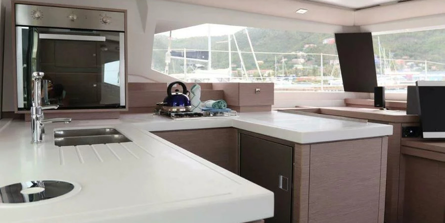 Fountaine Pajot Astrea 42