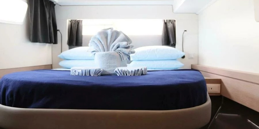 Fountaine Pajot Astrea 42